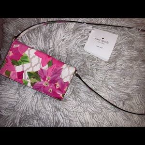 A brand new Kate Spade crossbody small purse!!!